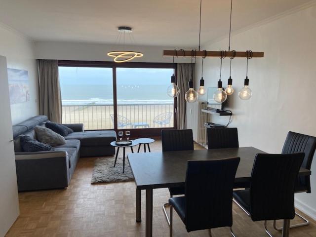 Golfslag Apartment Blankenberge Bagian luar foto